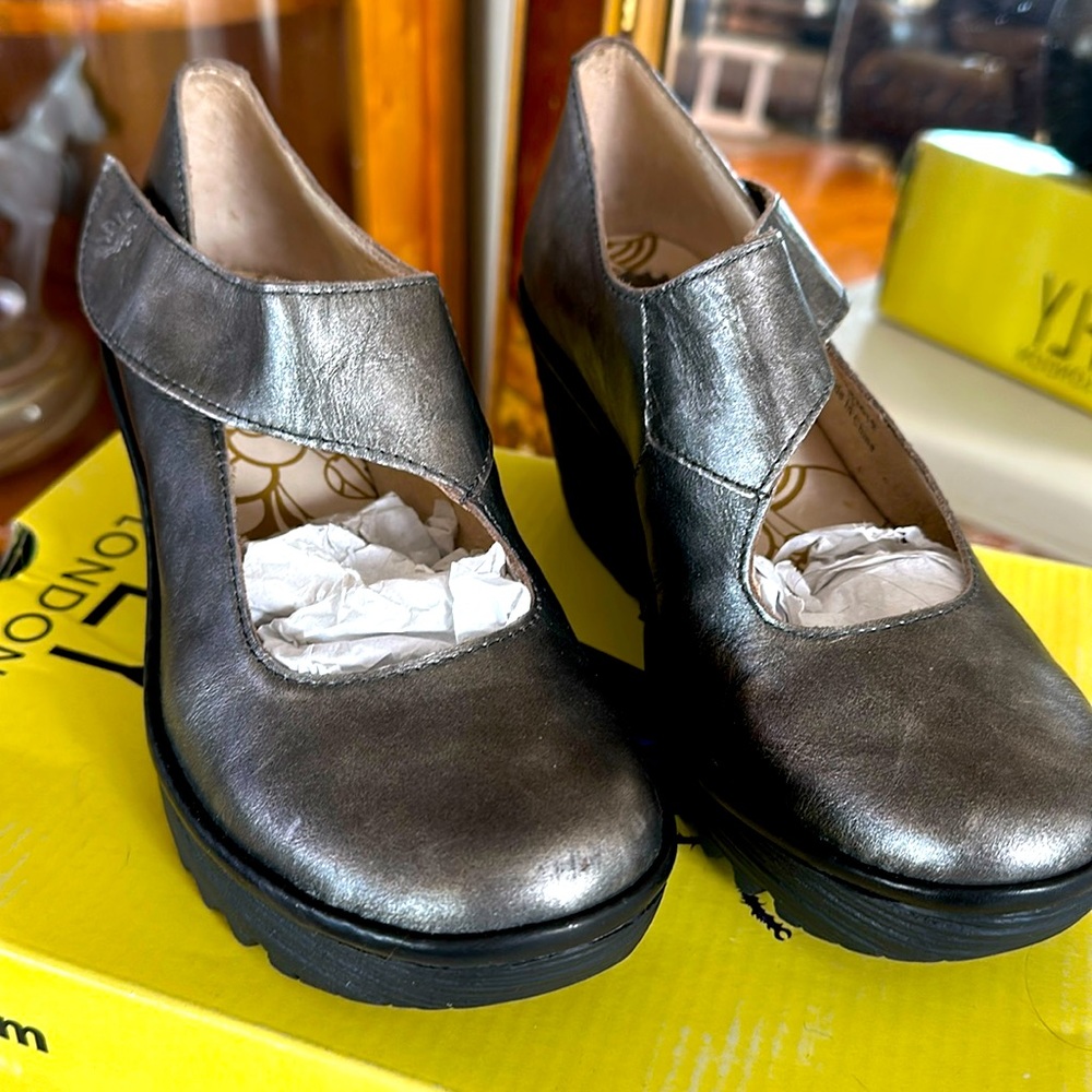 FLY LONDON YASI WEDGE SHOES